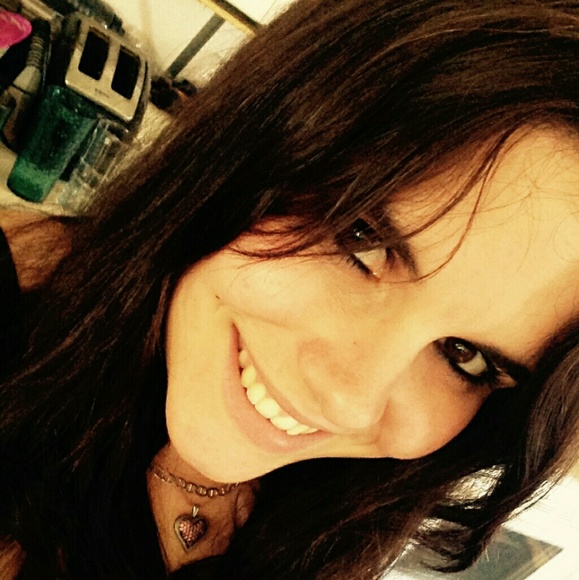 Meet your Posher, Jessica - Picture 4 of 5